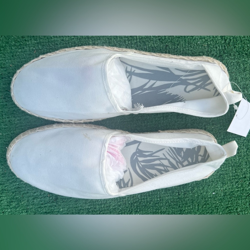 H&M white canvas shoes, size 10.5